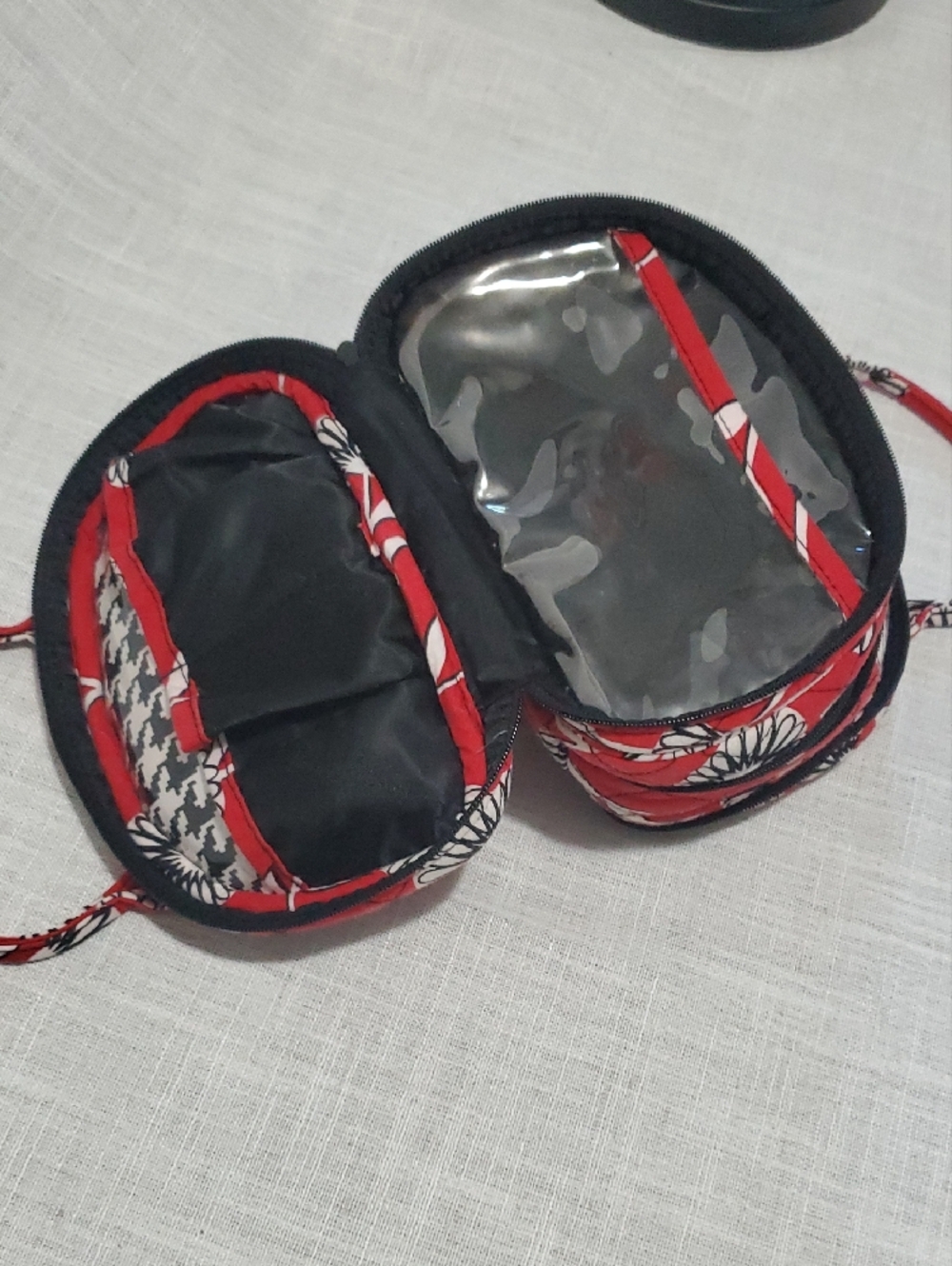 Vera Bradley Makeup/anything Carry Case. - Picture 4 of 6